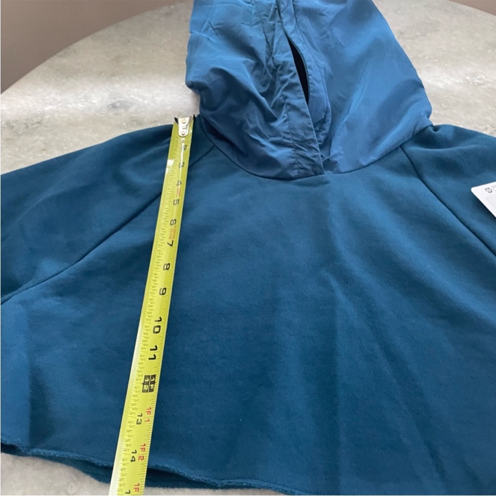 Alo Yoga Cropped In The Air short sleeve hoodie - Picture 6 of 10